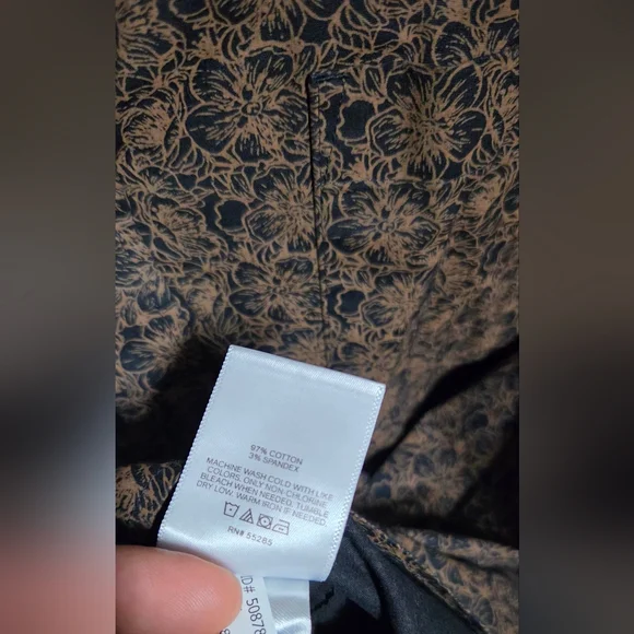 Express Men's Long Sleeve Button-Up Shirt in Brown and Black Pattern - Picture 5 of 5